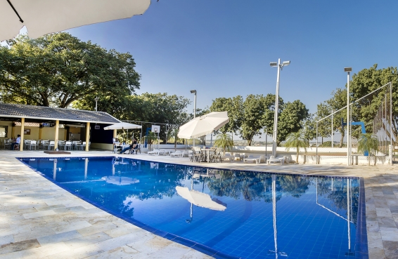 Piscina paoramica.jpg