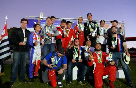 Sequência 05.00_18_05_07.Quadro001.jpg