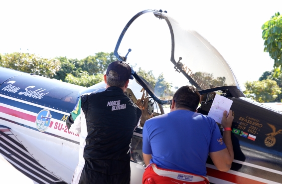 QUARTO DIA SÁBADO.02_07_41_47.Still051.jpg